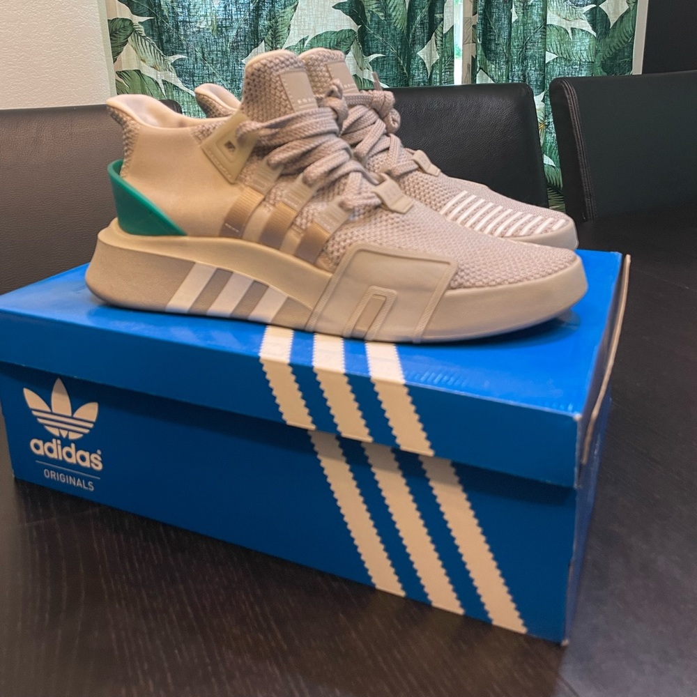 adidas EQT Basketball Adv
Grey One Sub Green